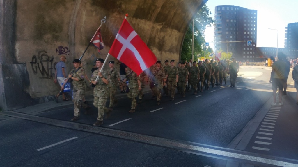 Bus ankommer til Kamp Heumensoord